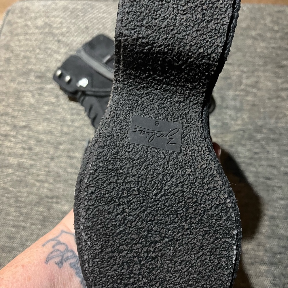 Zodiac black boots size 8 - Picture 4 of 5
